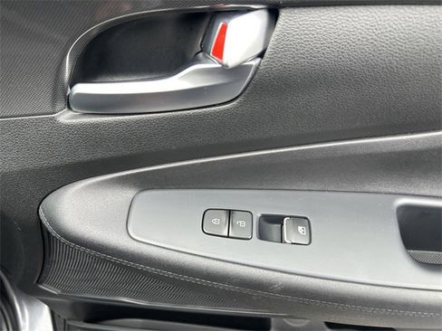 Used 2023 Hyundai Santa Fe SEL image 11