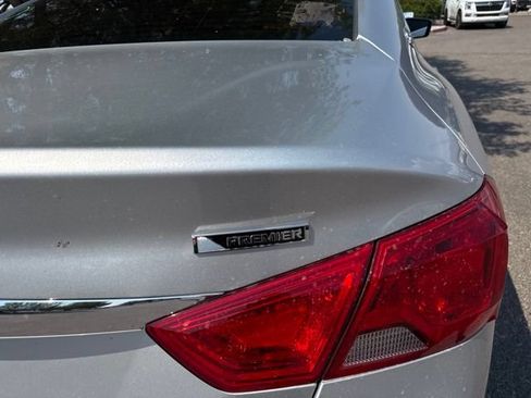 Used 2017 Chevrolet Impala Premier w/ Enhanced Convenience Package FWD image 7