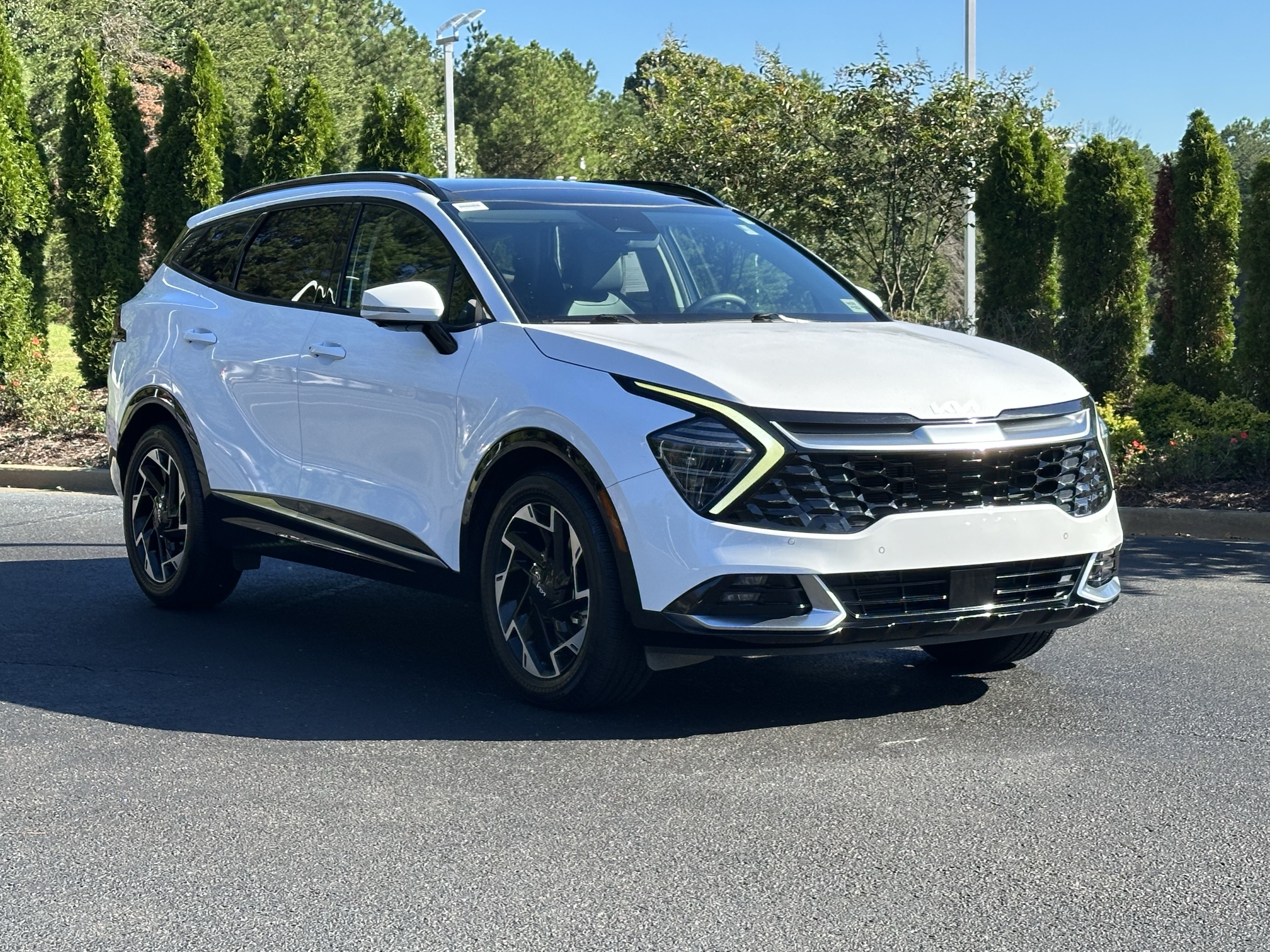 Used 2023 Kia Sportage SX FWD image 2