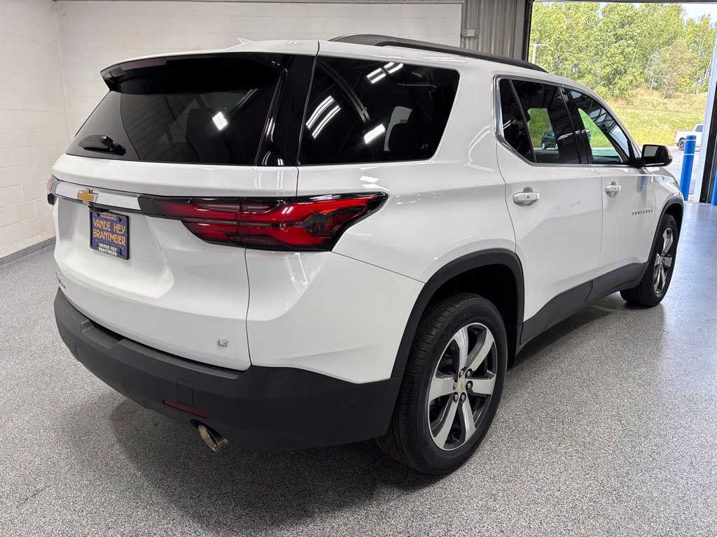 Used 2023 Chevrolet Traverse LT w/ LT Premium Package AWD/4WD image 7