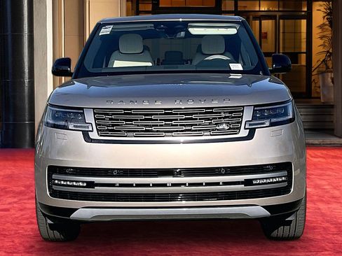 New 2026 Land Rover Range Rover Long Wheelbase SE AWD/4WD image 3