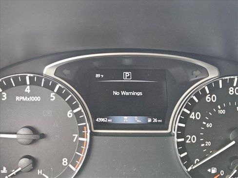 Used 2018 Nissan Pathfinder Platinum FWD image 7