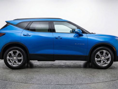 Used 2025 Chevrolet Blazer LT image 11