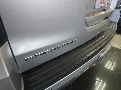 Used 2017 Cadillac Escalade ESV Premium Luxury image 34