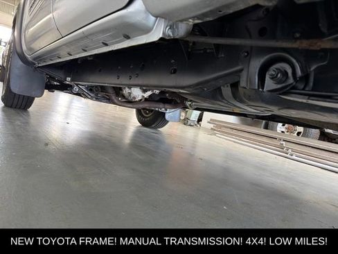 Used 2005 Toyota Tacoma 4x4 Access Cab image 10