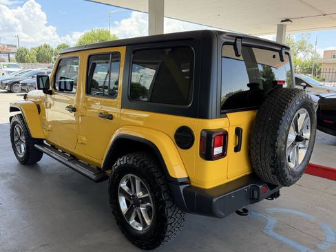 Used 2020 Jeep Wrangler Unlimited Sahara AWD/4WD image 4