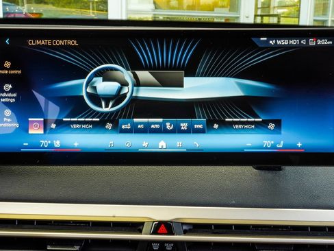 Used 2024 BMW iX xDrive50 w/ Premium Package AWD/4WD image 26