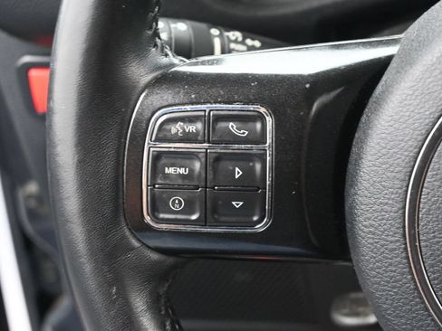 Used 2018 Jeep Wrangler Unlimited Rubicon AWD/4WD image 15