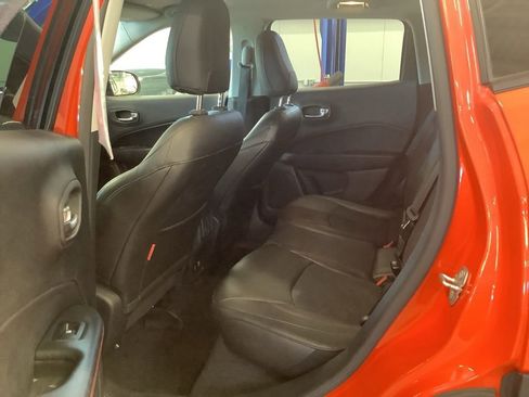 Used 2018 Jeep Compass Trailhawk w/ Cold Weather Group AWD/4WD image 12