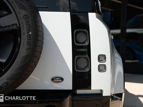 Used 2023 Land Rover Defender 110 V8 image 17
