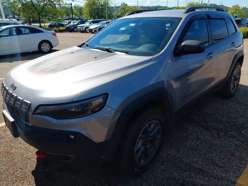 Used 2020 Jeep Cherokee Trailhawk w/ Cold Weather Group AWD/4WD image 4