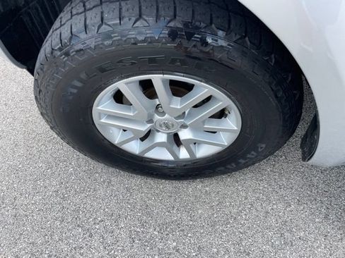 Used 2016 Nissan Frontier SV RWD image 16