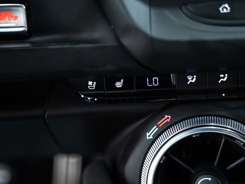 Used 2018 Chevrolet Camaro ZL1 RWD image 29
