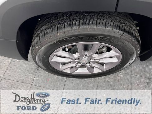 Used 2024 GMC Terrain SLT image 14