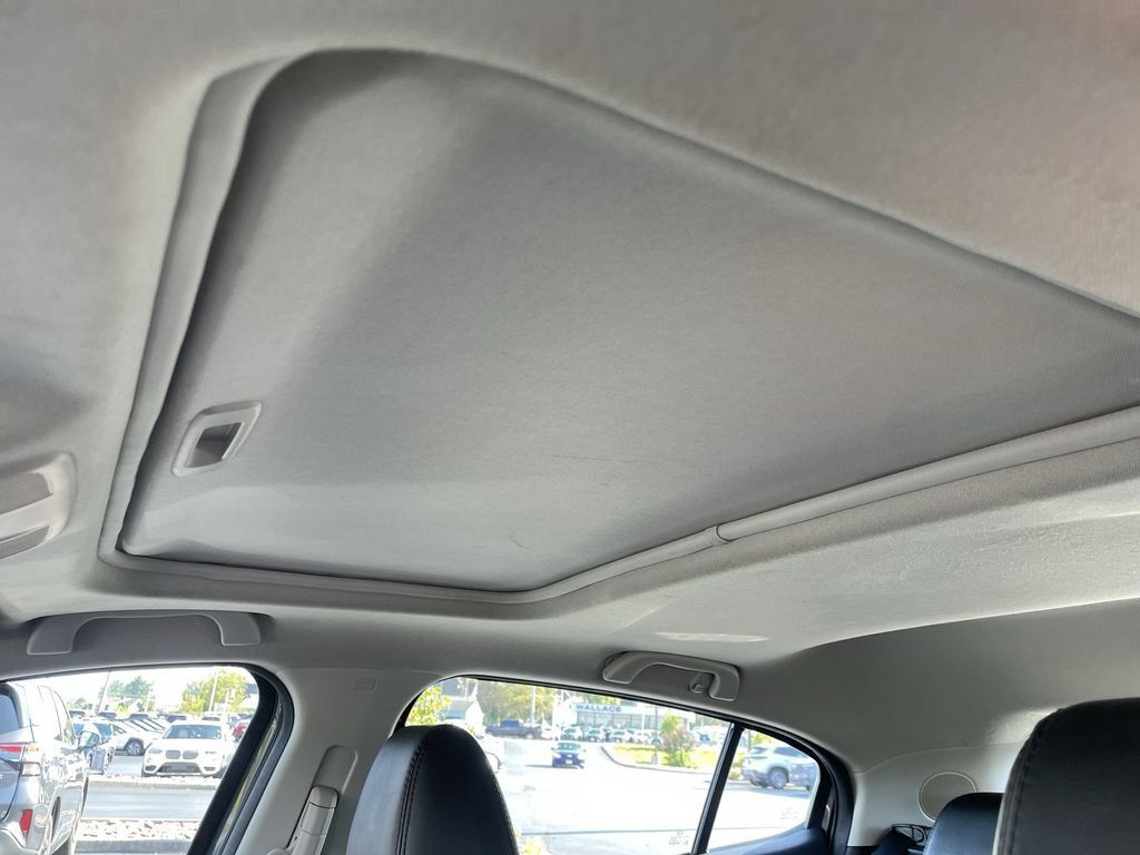 Used 2018 MAZDA MAZDA3 Touring FWD image 10