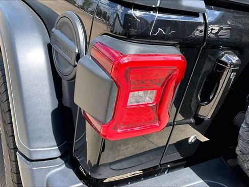 Used 2020 Jeep Wrangler Unlimited Rubicon w/ Quick Order Package 28Y Recon image 26