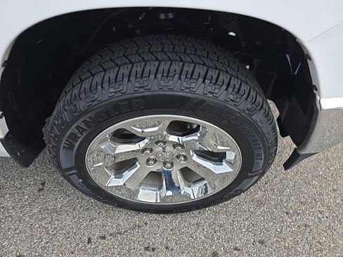 Certified 2022 RAM 1500 Big Horn image 9