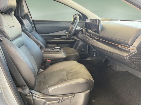 Certified 2023 Nissan Ariya AWD image 11