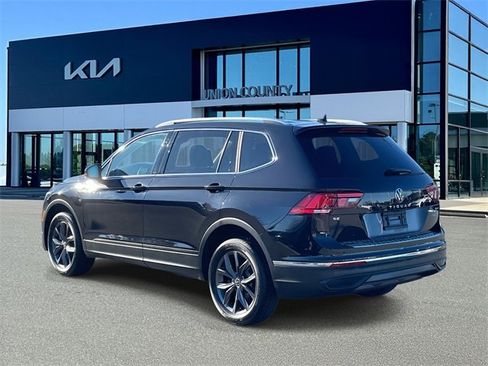 Used 2022 Volkswagen Tiguan SE image 8