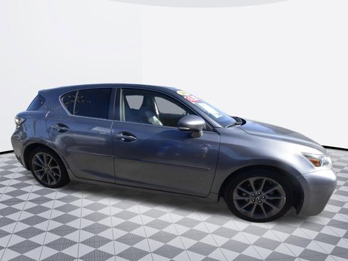 Used 2012 Lexus CT 200h Premium w/ Leather Pkg FWD image 6
