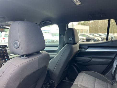 Used 2025 GMC Terrain Elevation image 31