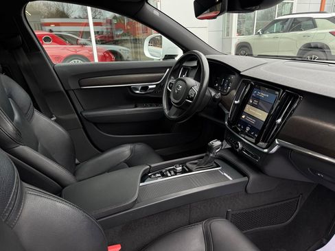 Used 2018 Volvo V90 T5 Cross Country w/ Convenience Package image 26