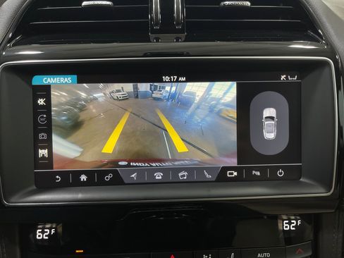 Used 2019 Jaguar F-PACE Prestige image 11