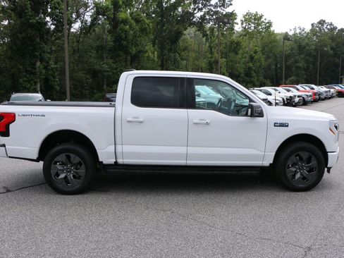 Used 2024 Ford F150 Lightning Flash AWD/4WD image 9