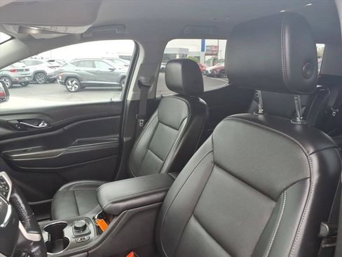 Used 2021 GMC Acadia SLT w/ Technology Package FWD image 11