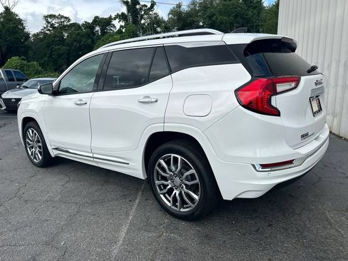 Used 2024 GMC Terrain Denali w/ Denali Premium Package AWD/4WD image 8