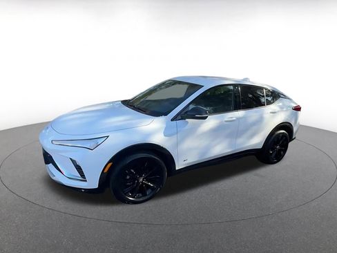 Used 2025 Buick Envista Sport Touring image 8