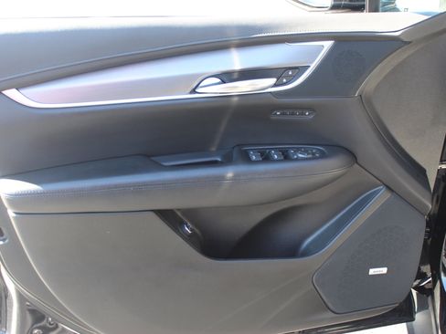 Used 2019 Cadillac XT5 Luxury w/ Advanced Security Package image 11