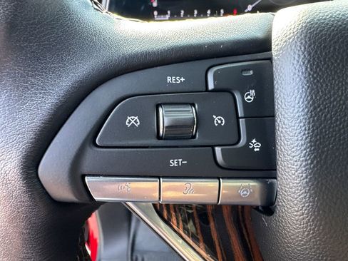 Used 2024 Cadillac Escalade ESV Premium Luxury image 26