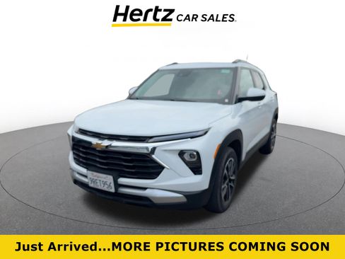 Used 2025 Chevrolet TrailBlazer LT image 1