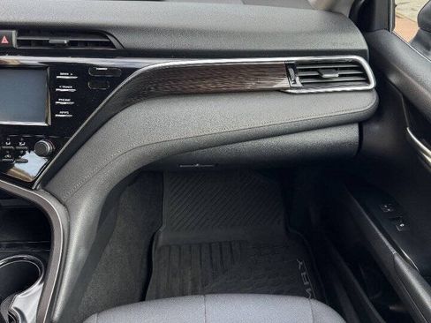 Used 2018 Toyota Camry LE FWD image 20