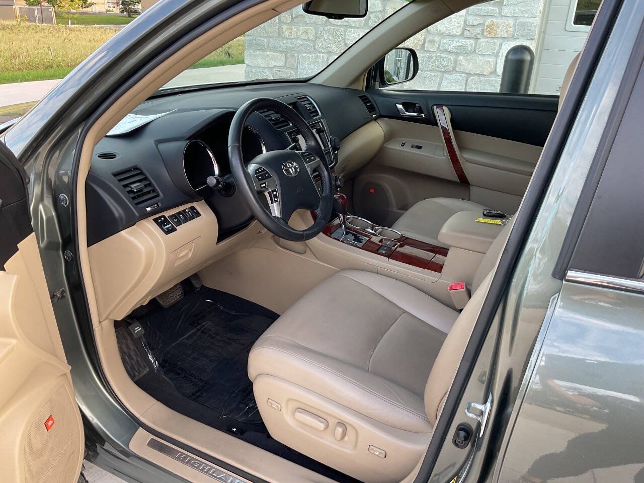 Used 2013 Toyota Highlander Limited AWD/4WD image 14