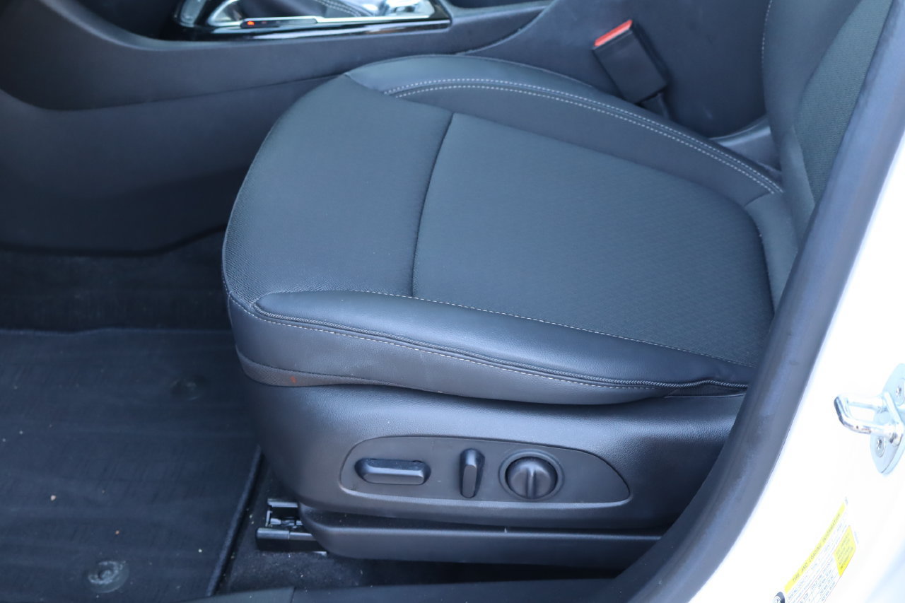 Used 2023 Buick Encore GX Preferred w/ Cold Weather Comfort Package FWD image 14