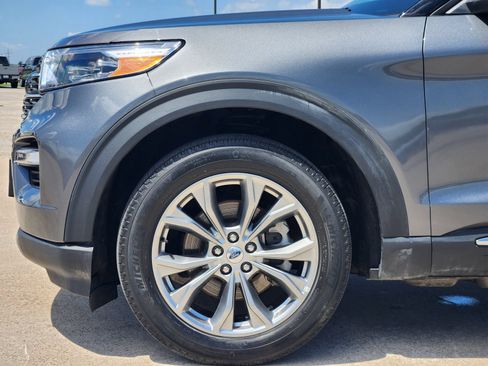 Used 2022 Ford Explorer XLT w/ Equipment Group 202A AWD/4WD image 9