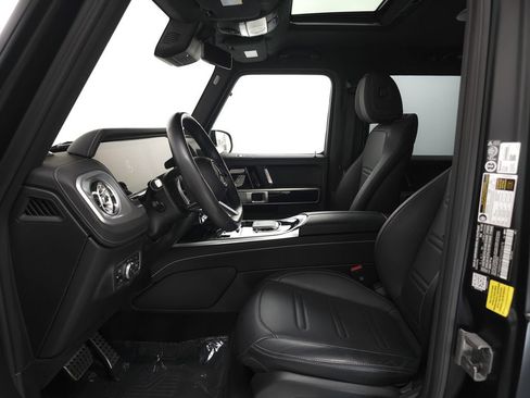 Used 2025 Mercedes-Benz G 580 w/ Seat Comfort Package image 8