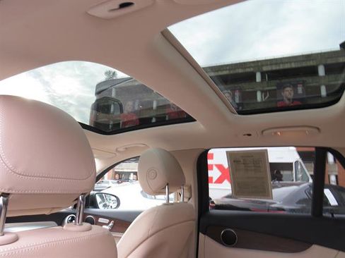 Certified 2022 Mercedes-Benz GLC 300 GLC 300 4MATIC image 27