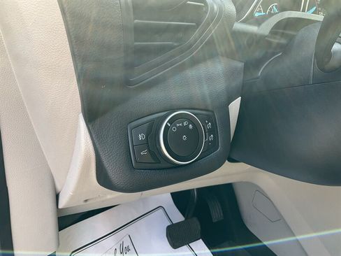 Used 2017 Ford Escape SE AWD/4WD image 27
