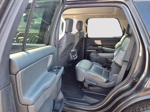 Certified 2025 Ford Expedition Active AWD/4WD image 32