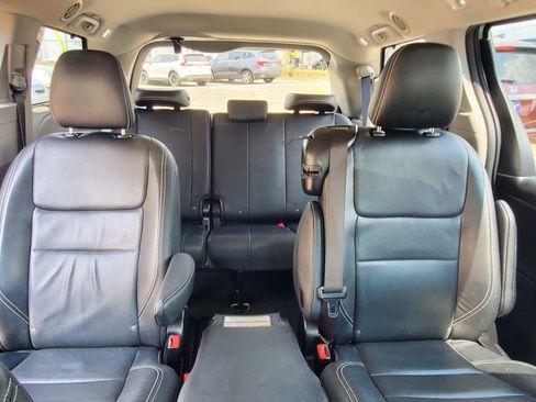Used 2017 Toyota Sienna SE w/ SE Preferred Package image 32