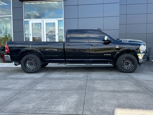 Used 2022 RAM 3500 Laramie AWD/4WD image 2