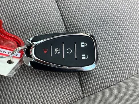 Used 2018 Chevrolet Cruze LT w/ Sun And Sound Package FWD image 37