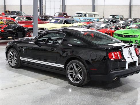 Used 2010 Ford Mustang Shelby GT500 image 32