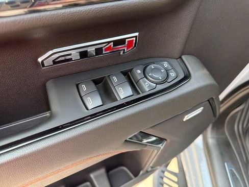Used 2024 GMC Sierra 1500 AT4 w/ Technology Package AWD/4WD image 10
