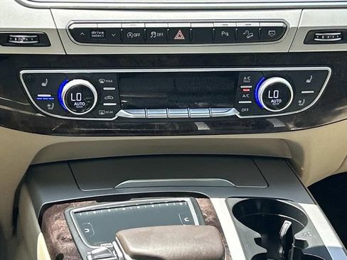 Used 2018 Audi Q7 2.0T Premium Plus AWD/4WD image 30