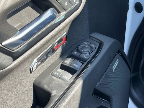 Used 2023 GMC Sierra 1500 AT4 w/ AT4 Premium Package AWD/4WD image 16