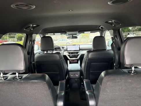 Used 2025 Ford Explorer ST-Line AWD/4WD image 13